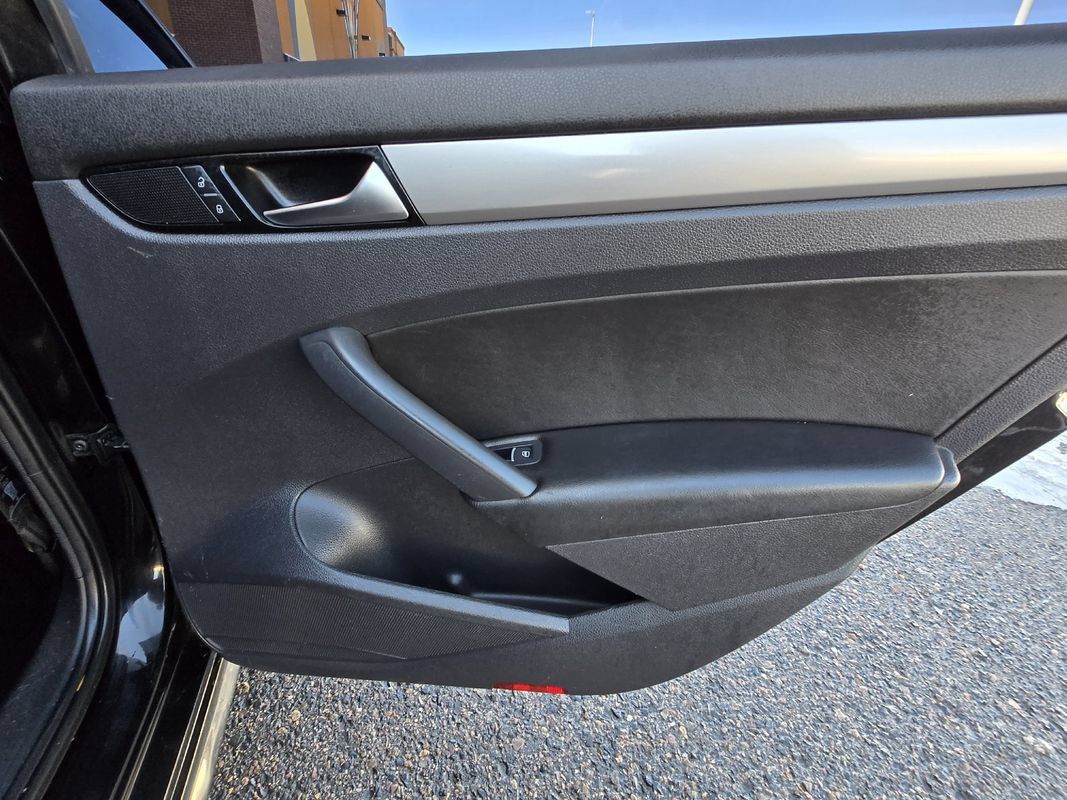 Used 2014 Volkswagen Passat 2.5 S FWD image 21