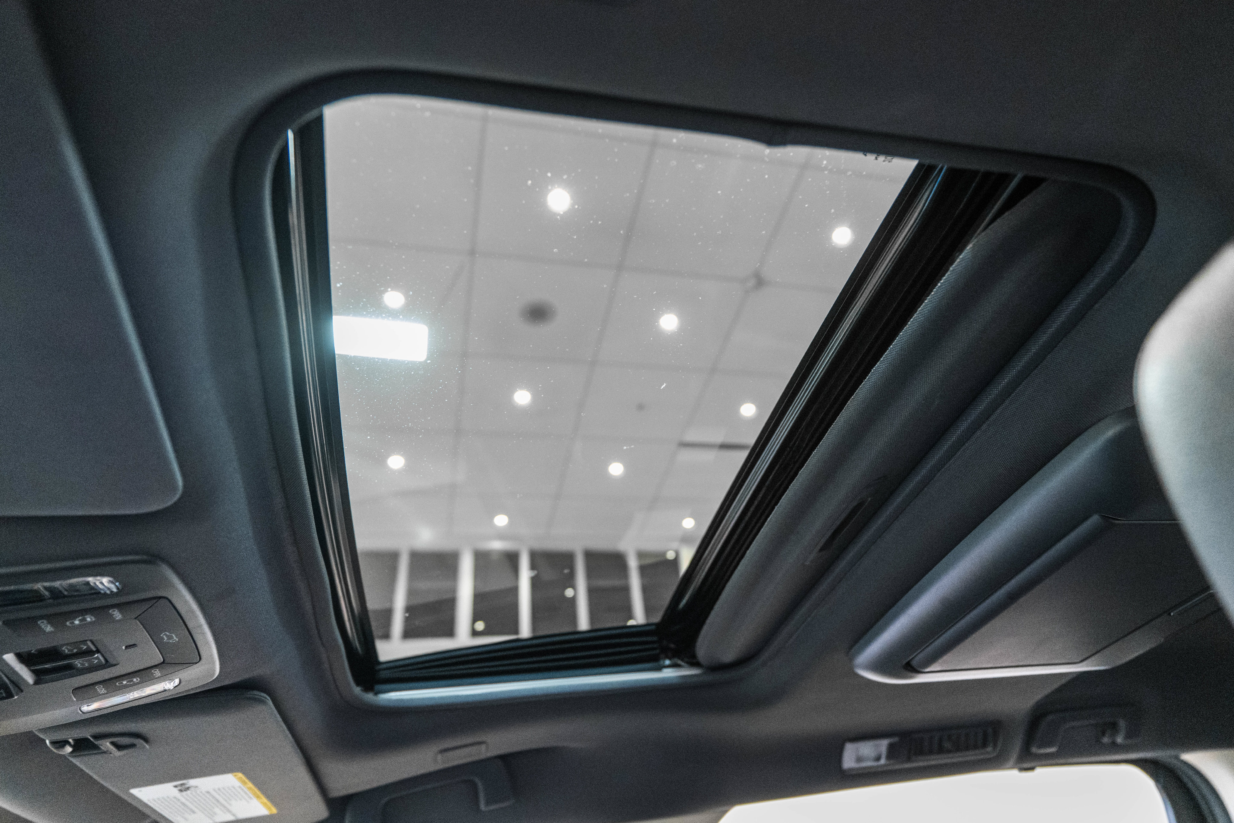Used 2023 Toyota Sienna Platinum FWD image 23