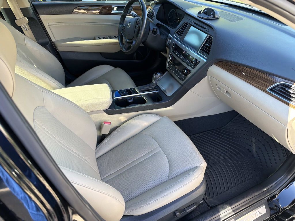 Used 2016 Hyundai Sonata Limited w/ Option Group 02 FWD image 22
