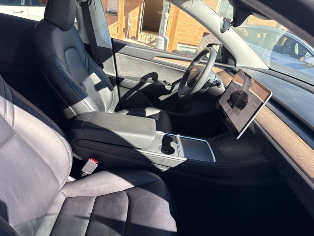 Used 2024 Tesla Model Y Long Range AWD/4WD image 23