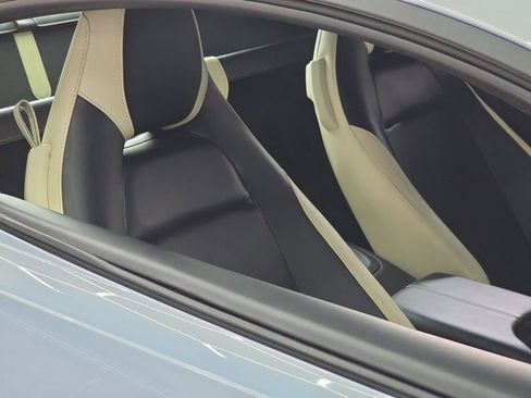 Used 2020 Aston Martin V8 Vantage Coupe image 38