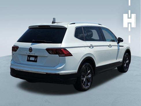 Used 2023 Volkswagen Tiguan SE FWD image 4