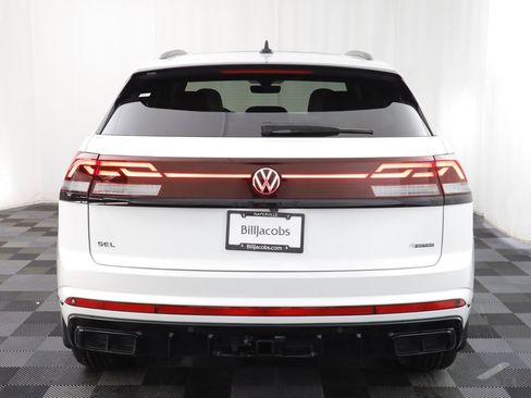 New 2026 Volkswagen Atlas Cross Sport SEL R-Line image 17