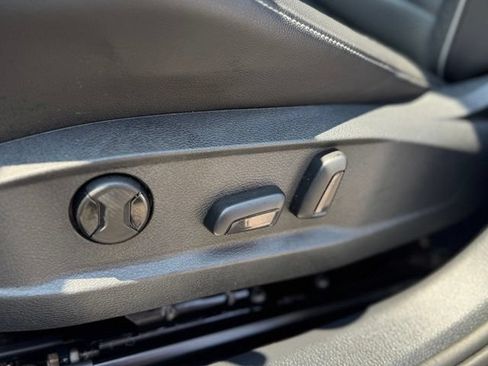 Used 2018 Volkswagen Golf R 4-Door AWD/4WD image 10