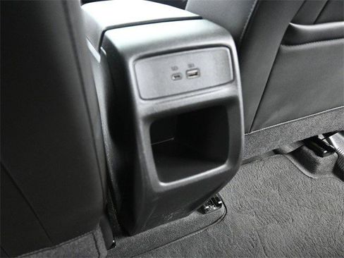 Certified 2025 Chevrolet Trax RS w/ Sunroof Package image 24