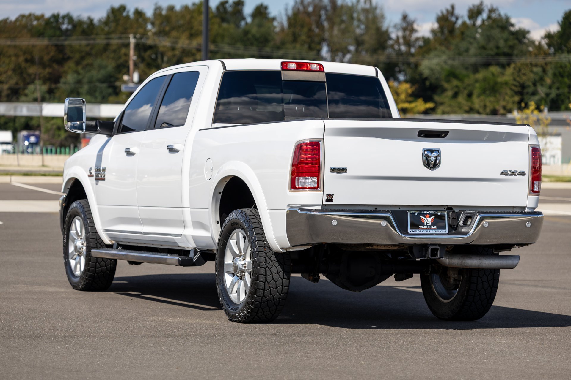 Used 2018 RAM 3500 Laramie w/ Cold Weather Group AWD/4WD image 17