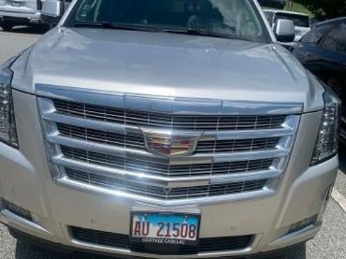 Used 2018 Cadillac Escalade ESV Premium Luxury w/ LPO, Radiant Package AWD/4WD image 2