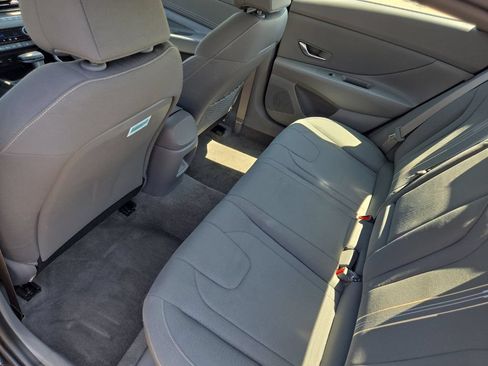Used 2025 Hyundai Elantra SEL FWD image 11