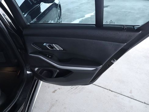 Used 2020 BMW 330i Sedan w/ M Sport Package image 34