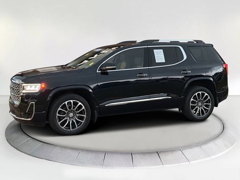 Certified 2022 GMC Acadia Denali w/ Denali Technology Package AWD/4WD image 1