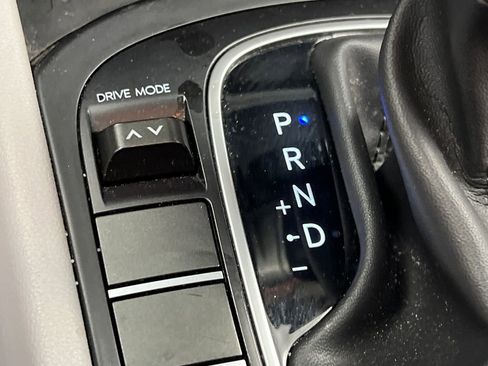 Used 2025 Hyundai Kona SEL FWD image 44