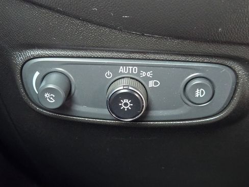 Used 2021 Chevrolet Equinox LT FWD image 25