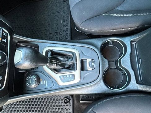 Used 2015 Jeep Cherokee Latitude w/ Cold Weather Group image 23