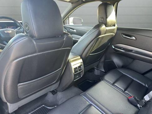 Used 2024 Cadillac XT4 Premium Luxury FWD image 14