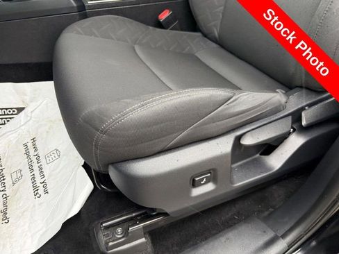 Used 2024 Toyota Tacoma SR5 AWD/4WD image 16