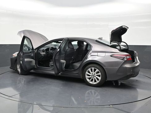 Used 2022 Toyota Camry LE FWD image 31