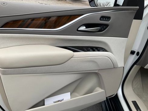 Certified 2024 Cadillac Escalade Sport Platinum image 7