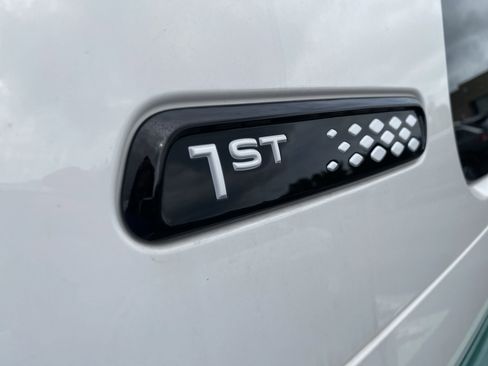 New 2025 Volkswagen ID. Buzz 1st Edition AWD/4WD image 8