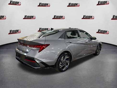 New 2026 Hyundai Elantra Limited FWD image 5