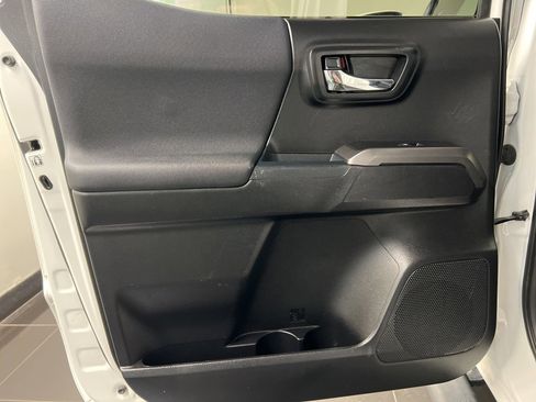 Used 2018 Toyota Tacoma TRD Off-Road image 34