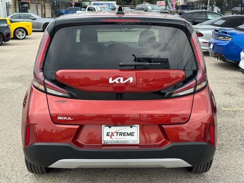 Used 2023 Kia Soul LX w/ Option Group 015 FWD image 3