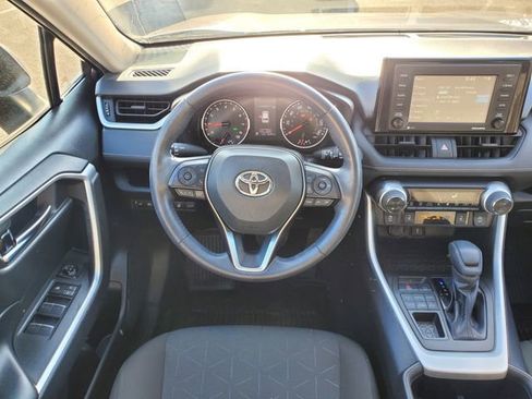 Used 2022 Toyota RAV4 XLE w/ Convenience Package image 13