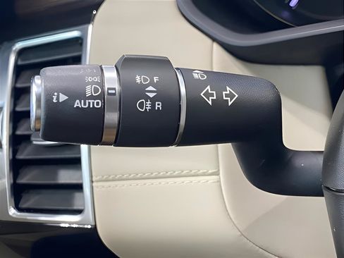 Used 2017 Land Rover Discovery HSE AWD/4WD image 13