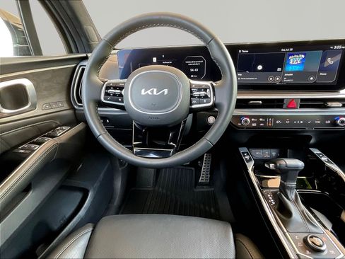 Used 2025 Kia Sorento SX Prestige AWD/4WD image 8