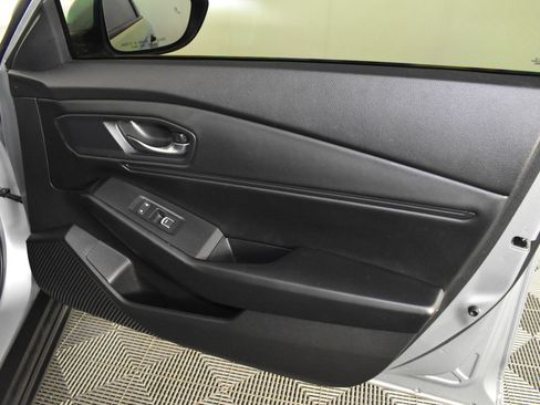 Certified 2024 Honda Accord EX image 40