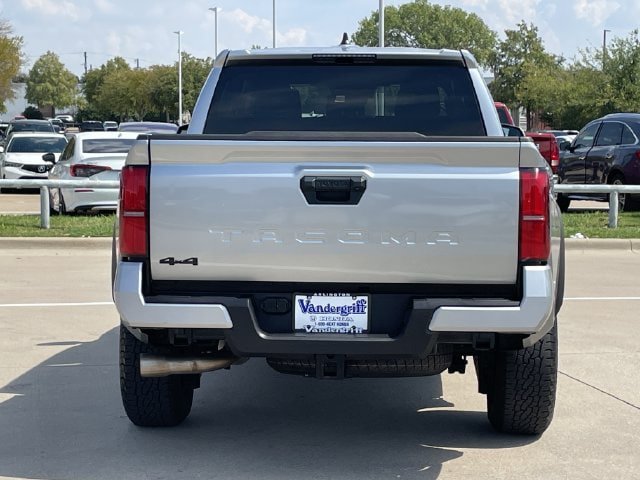 Used 2025 Toyota Tacoma TRD Off-Road AWD/4WD image 5