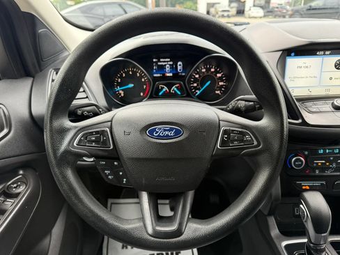 Used 2019 Ford Escape SE w/ Ford Safe & Smart Package AWD/4WD image 27