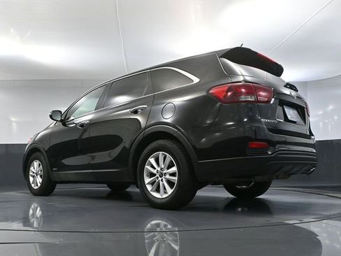 Used 2019 Kia Sorento LX image 48
