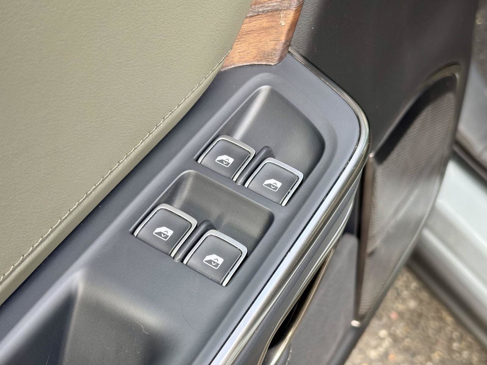 Used 2022 Rivian R1T Adventure AWD/4WD image 15
