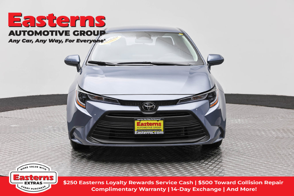 Used 2025 Toyota Corolla LE FWD image 3