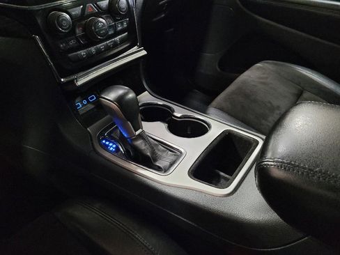 Used 2020 Jeep Grand Cherokee Altitude AWD/4WD image 26