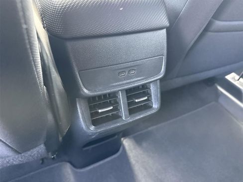 Used 2025 Chevrolet Equinox LT image 19