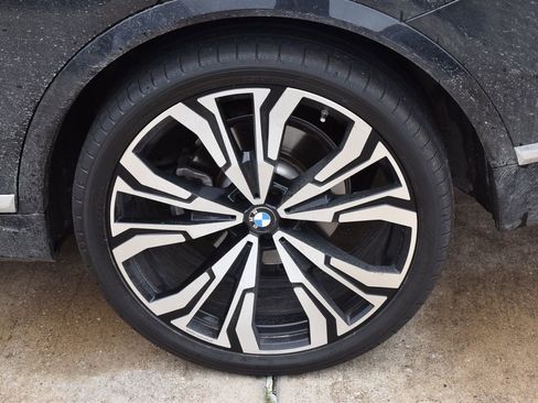 Used 2023 BMW X7 xDrive40i w/ Executive Package AWD/4WD image 13