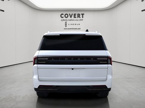 New 2026 Lincoln Navigator L Reserve AWD/4WD image 5