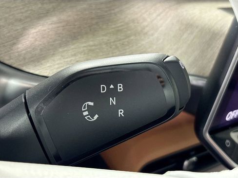 New 2025 Volkswagen ID. Buzz Pro S Plus image 18