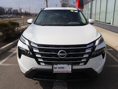 Certified 2025 Nissan Rogue SV AWD/4WD image 5