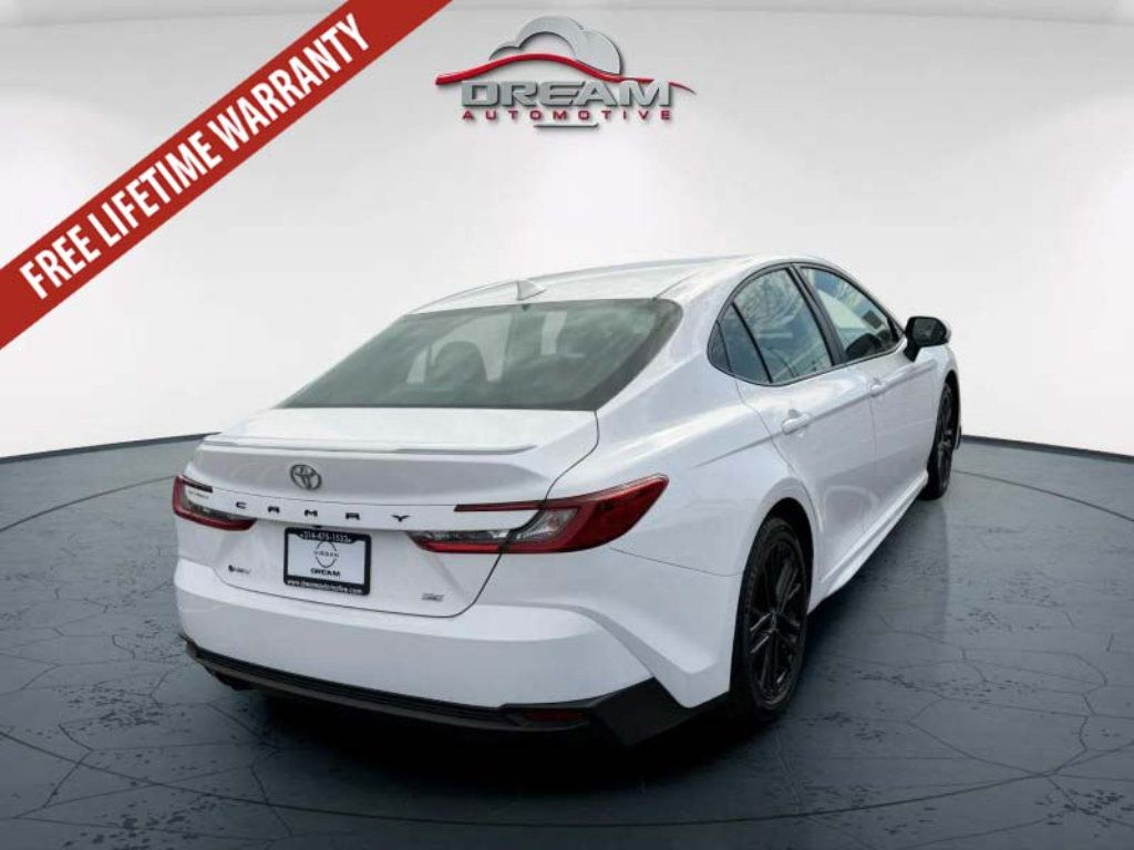 Used 2025 Toyota Camry SE FWD image 12