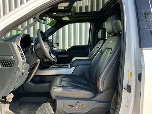 Used 2022 Ford F250 Platinum w/ FX4 Off-Road Package image 10