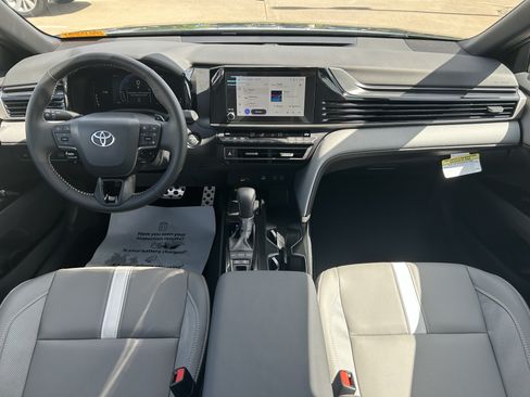 Used 2026 Toyota Camry SE FWD image 19