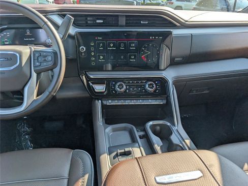 Used 2024 GMC Sierra 2500 Denali w/ Denali Reserve Package AWD/4WD image 21