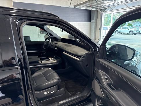 Used 2025 Lincoln Navigator Reserve w/ Jet Appearance Package AWD/4WD image 13