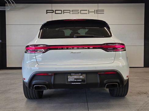 Certified 2022 Porsche Macan AWD/4WD image 7