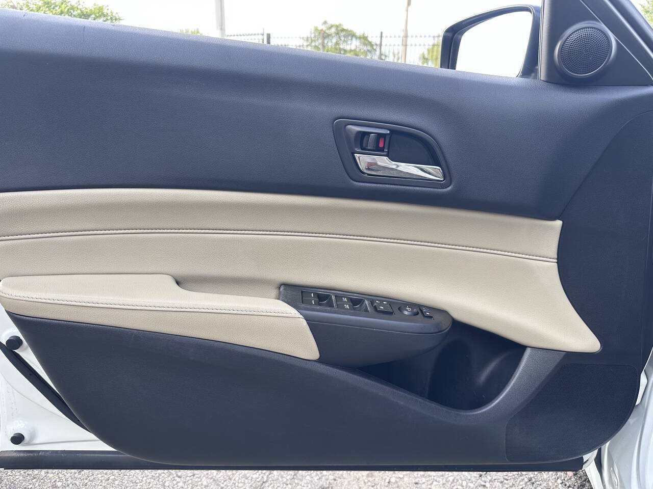 Used 2017 Acura ILX FWD image 29