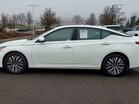 Used 2023 Nissan Altima 2.5 SV image 5