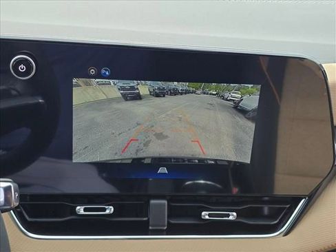 New 2026 Chevrolet Equinox ACTIV w/ Convenience Package III AWD/4WD image 23