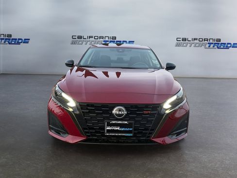 Used 2023 Nissan Altima 2.5 SR w/ SR Premium Package image 2